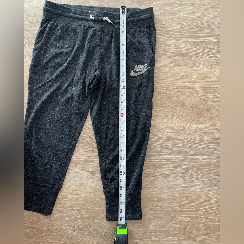 Nike cropped Jogger - Picture 5 of 8